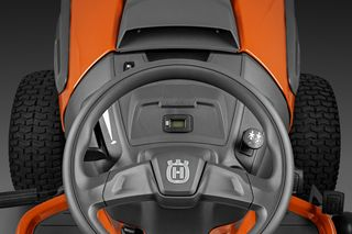 Trator cortador de grama Husqvarna TS 138L